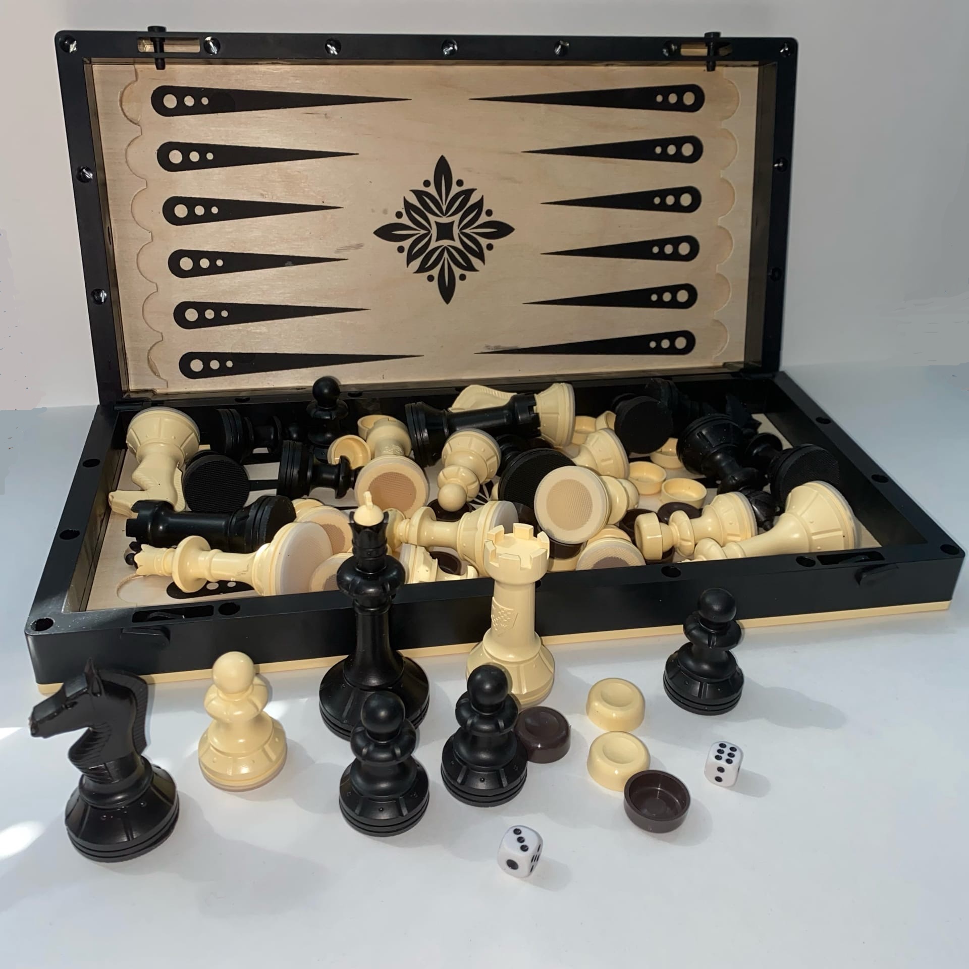 Русские игры (шахматы, шашки, нарды) - фото 1