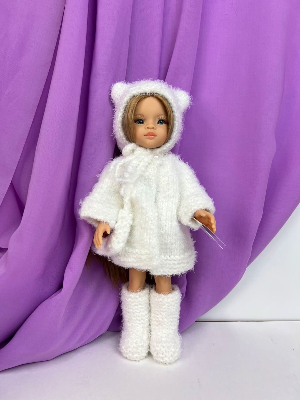 Одежда для кукол 32 см Комплект Зимний вяз. бел. шапка, пальто, сапоги, сумка PAOLA REINA - фото 1