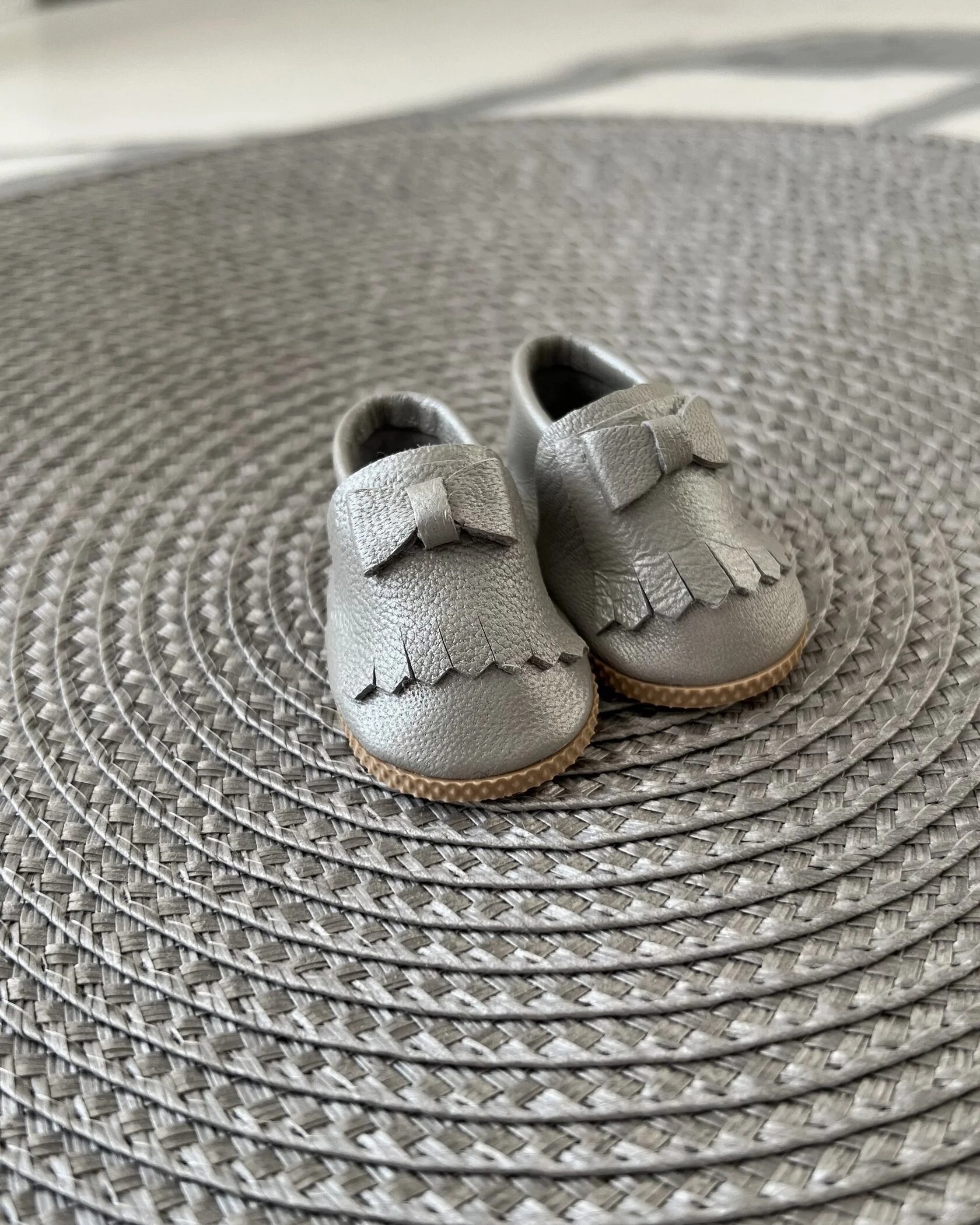 Одежда для кукол 32см Мокасины серые PAOLA REINА DSO - фото 1