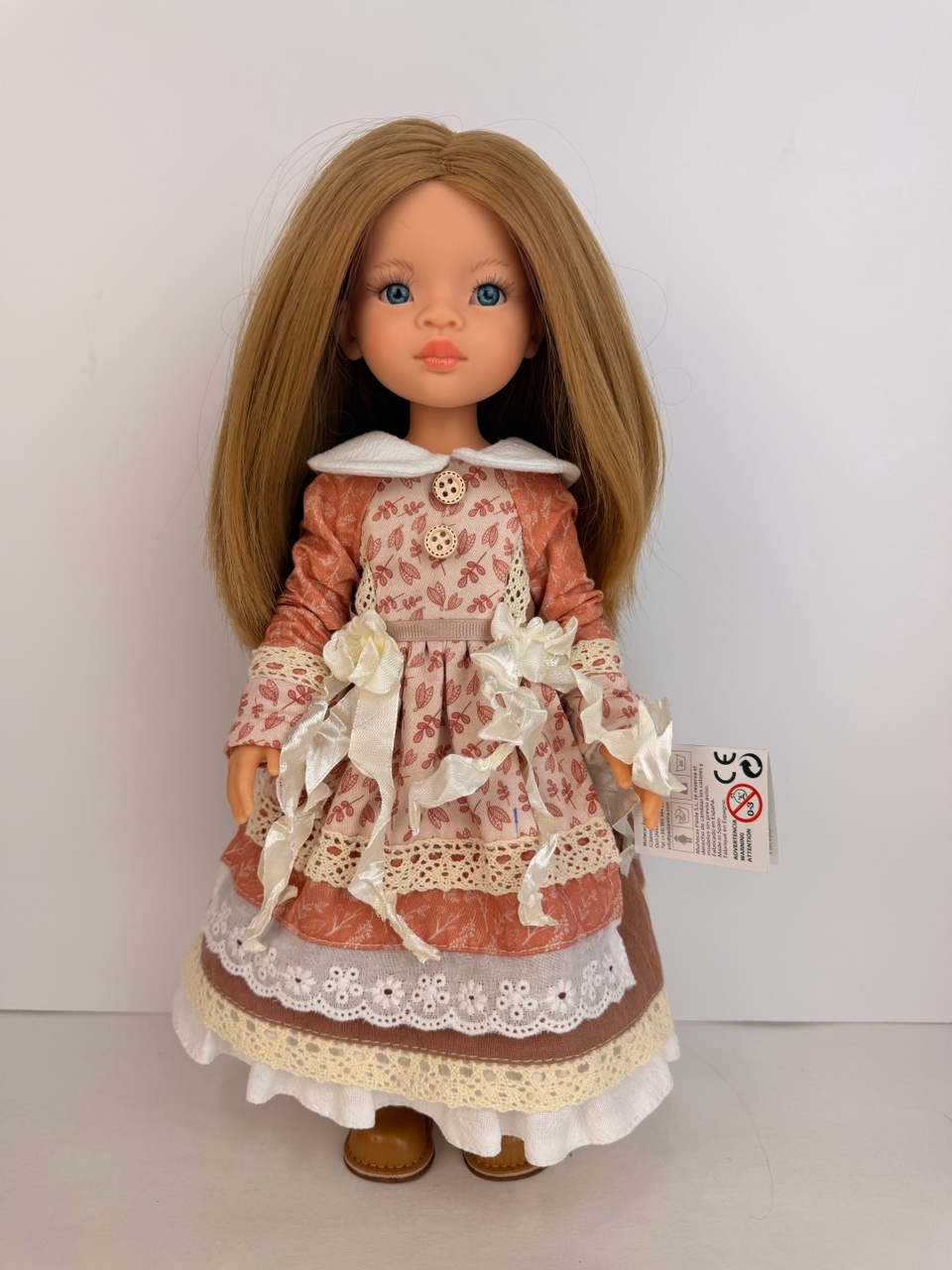 Кукла Маника 32см в одежде PAOLA REINA - фото 1
